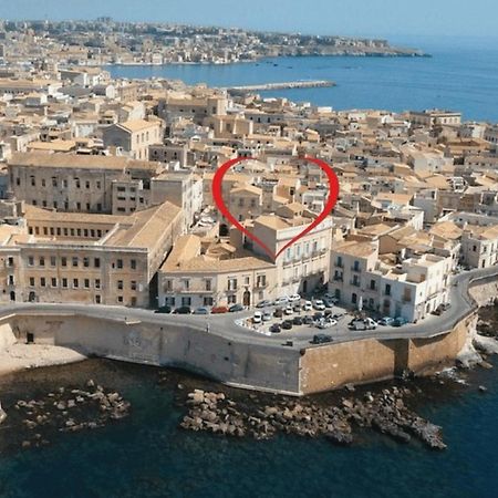Casa Nagale- Una Suite Di Charme Nel Cuore Di Ortigia A 50 Mt Dal Mare Syrakusa Exteriör bild
