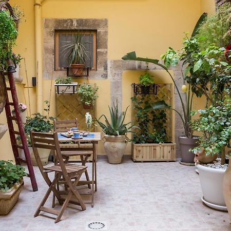 Casa Nagale- Una Suite Di Charme Nel Cuore Di Ortigia A 50 Mt Dal Mare Syrakusa Exteriör bild