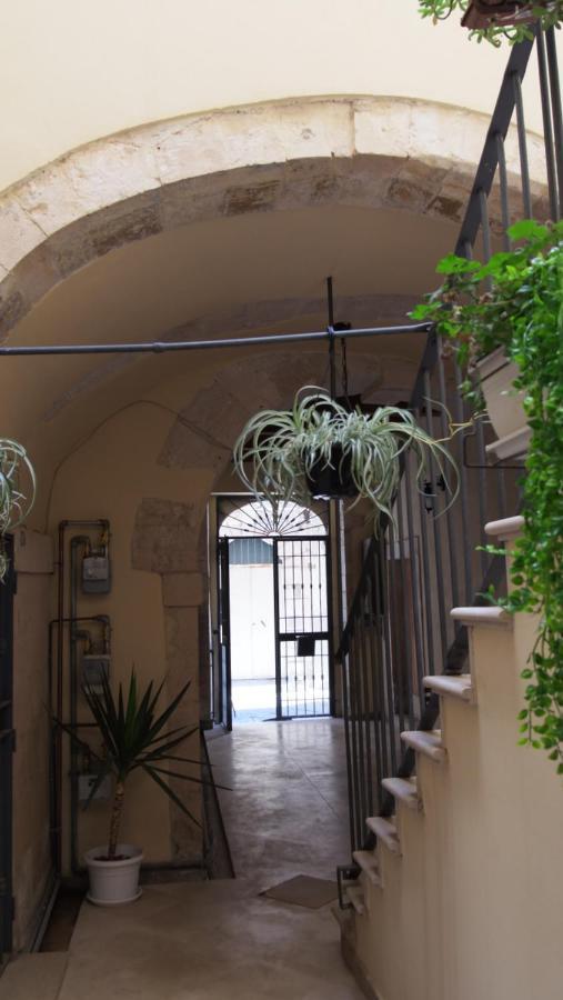 Casa Nagale- Una Suite Di Charme Nel Cuore Di Ortigia A 50 Mt Dal Mare Syrakusa Exteriör bild