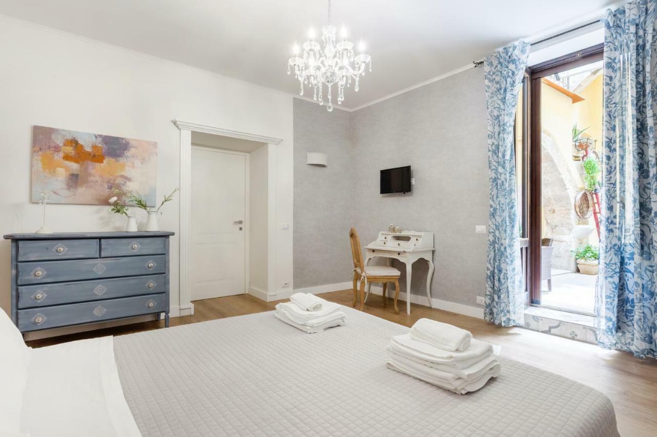 Casa Nagale- Una Suite Di Charme Nel Cuore Di Ortigia A 50 Mt Dal Mare Syrakusa Exteriör bild