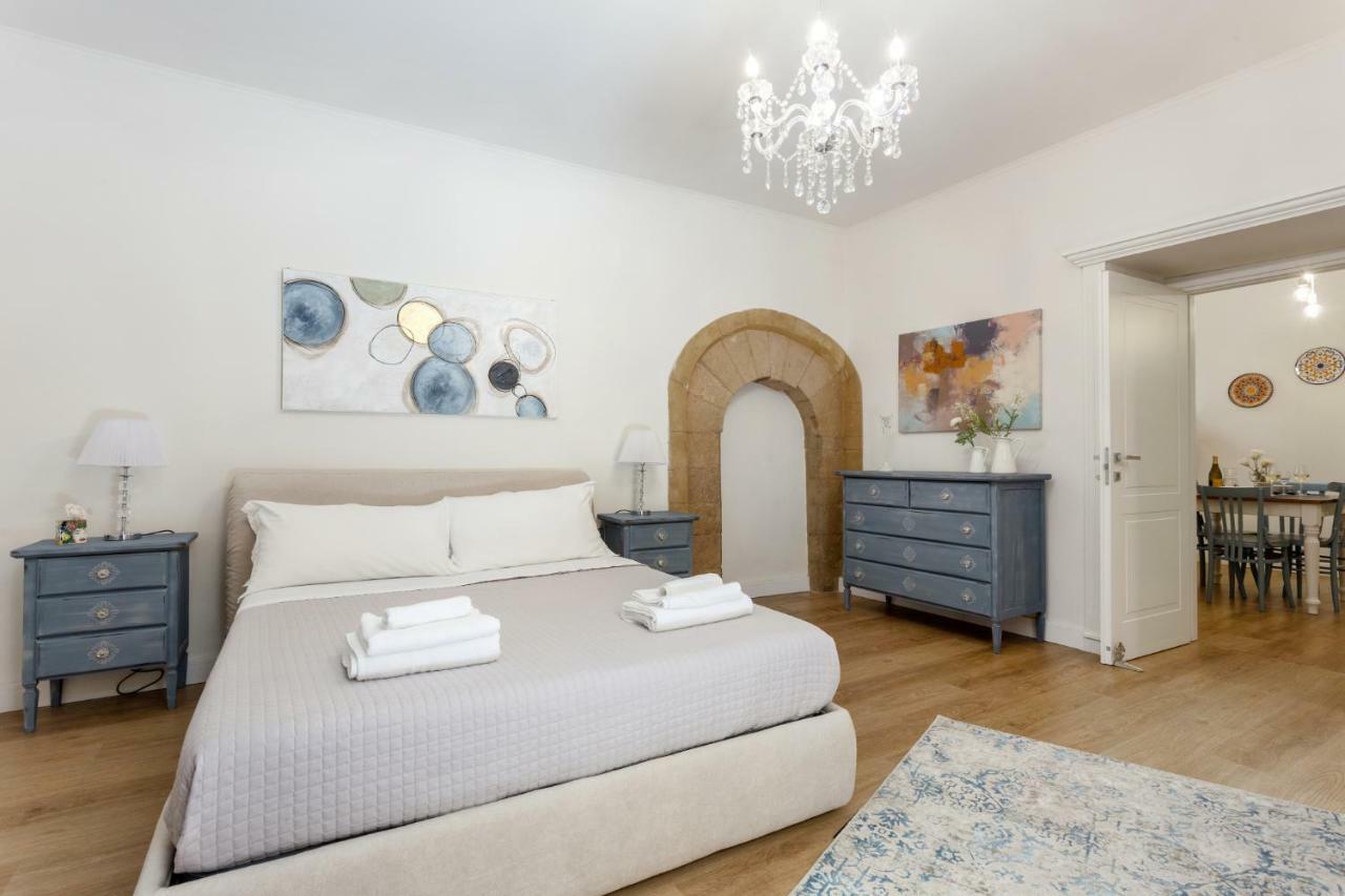 Casa Nagale- Una Suite Di Charme Nel Cuore Di Ortigia A 50 Mt Dal Mare Syrakusa Exteriör bild