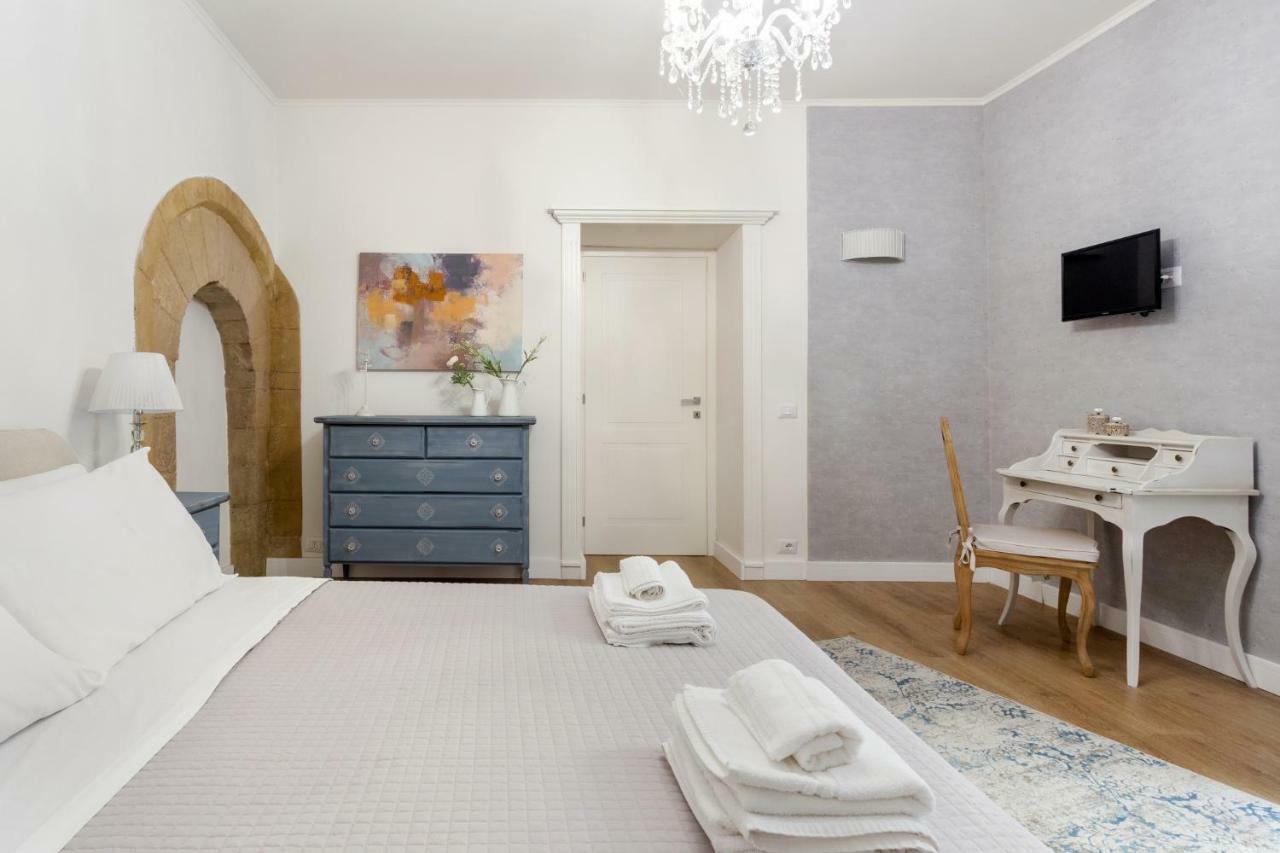Casa Nagale- Una Suite Di Charme Nel Cuore Di Ortigia A 50 Mt Dal Mare Syrakusa Exteriör bild