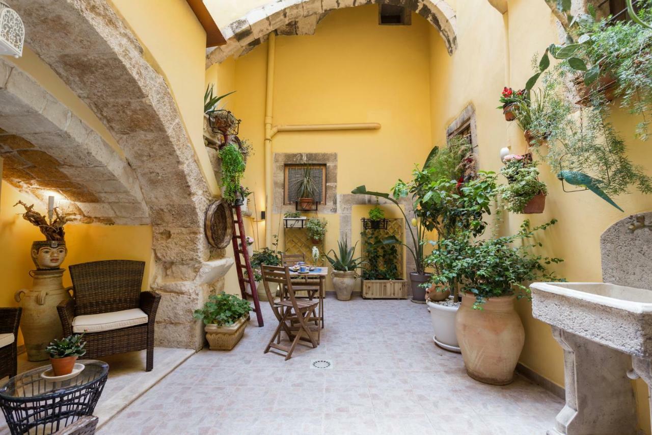 Casa Nagale- Una Suite Di Charme Nel Cuore Di Ortigia A 50 Mt Dal Mare Syrakusa Exteriör bild