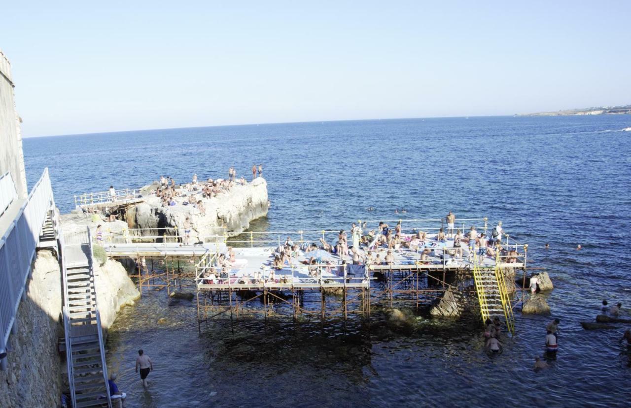 Casa Nagale- Una Suite Di Charme Nel Cuore Di Ortigia A 50 Mt Dal Mare Syrakusa Exteriör bild