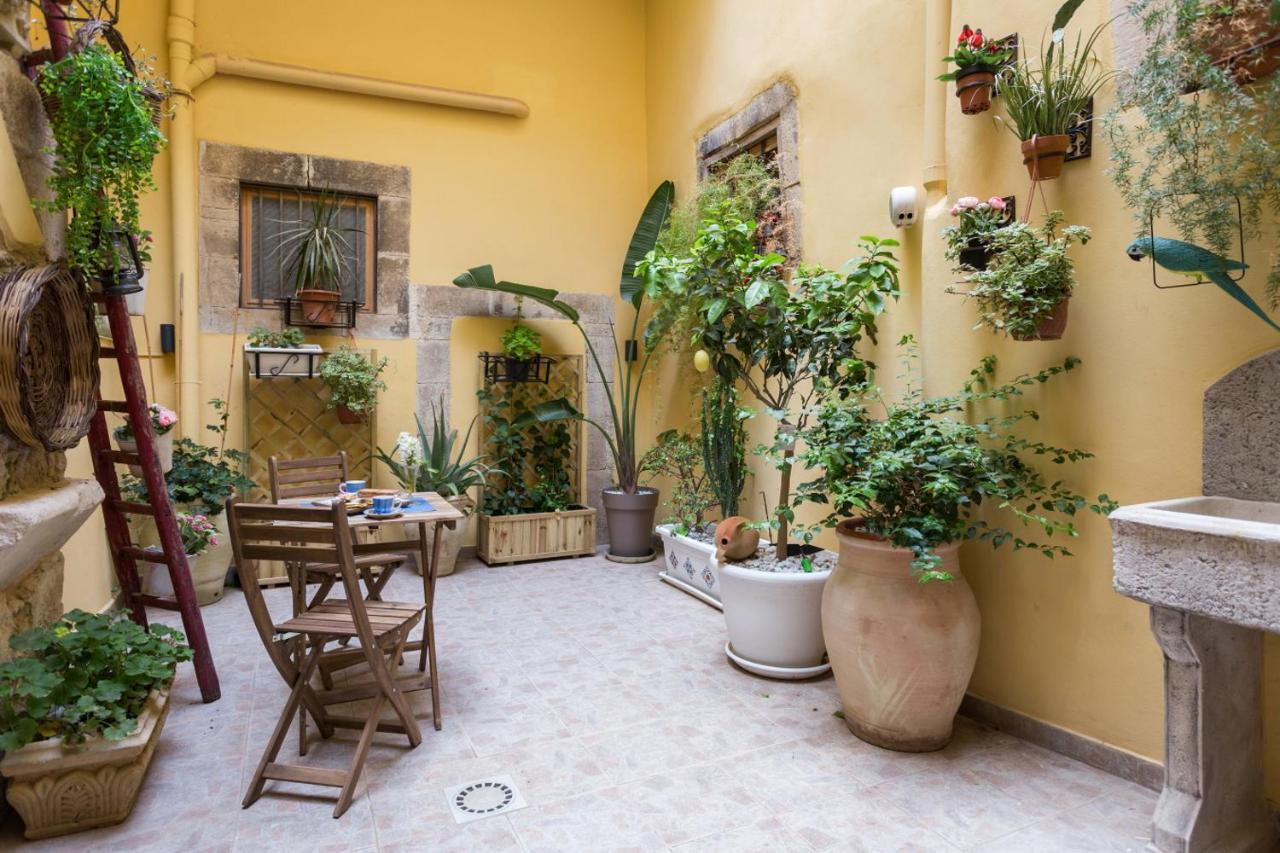 Casa Nagale- Una Suite Di Charme Nel Cuore Di Ortigia A 50 Mt Dal Mare Syrakusa Exteriör bild